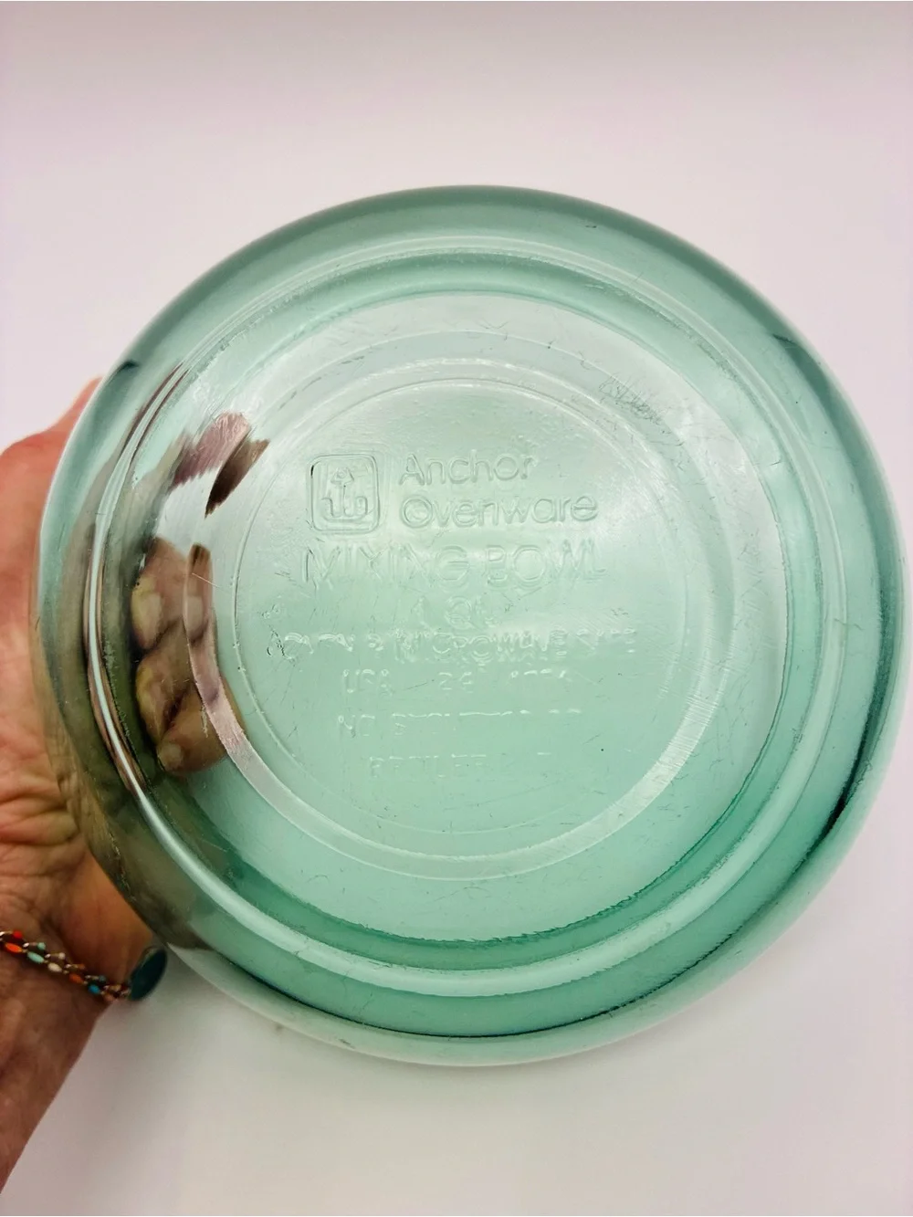 Set Two Anchor Hocking green mixing bowls 2.5 Quarts, And 1.5 Quart